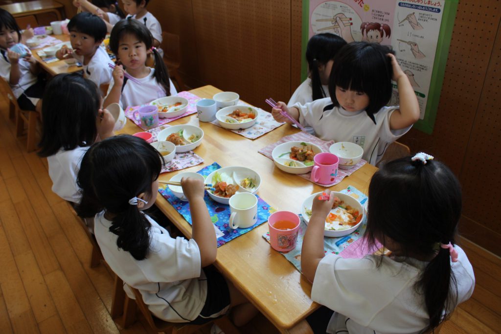 給食